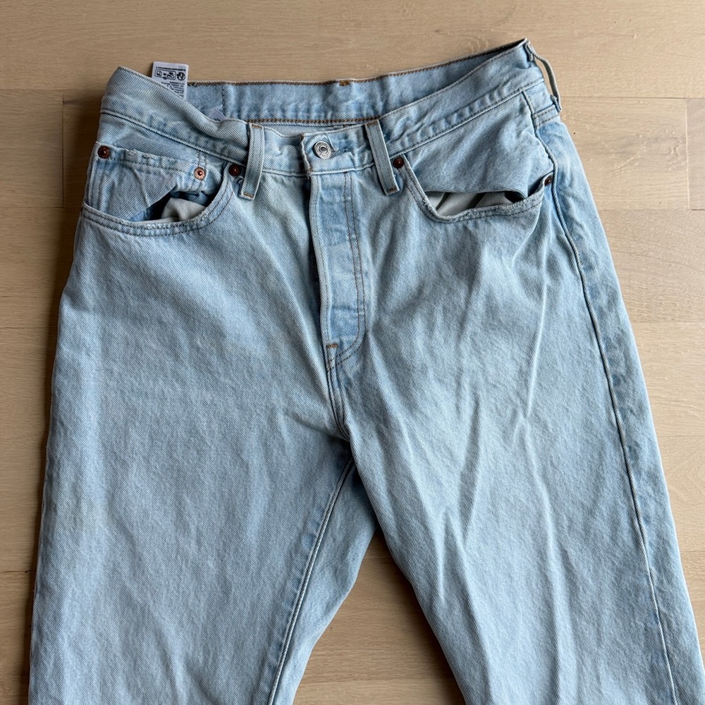 Levi’s - Picture 4 of 7
